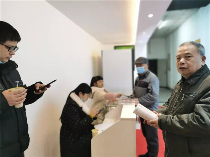 四川中青旅绵阳分社、绵阳市Cmp冠军沐日旅行社、绵阳自来文化撒播有限公司24H自助售货服务盛大开业