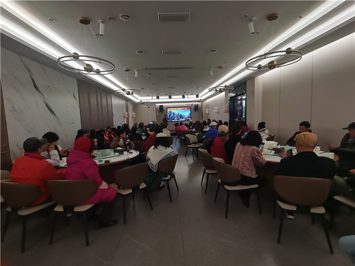 绵阳Cmp冠军沐日旅行社举行年会推荐线路宣布会